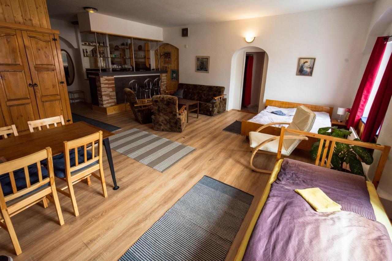 Red Point Hotell Tábor Eksteriør bilde
