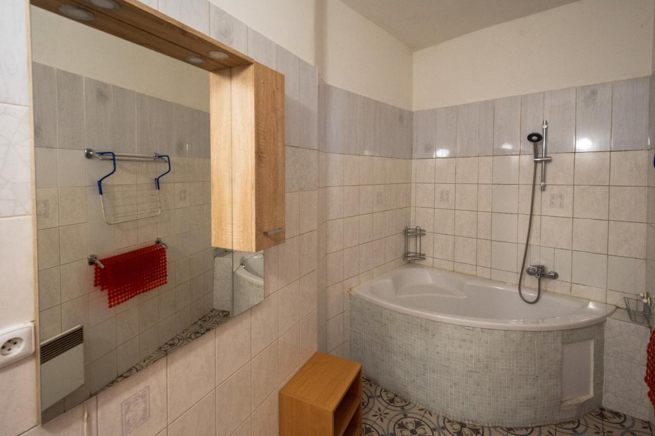 Red Point Hotell Tábor Eksteriør bilde