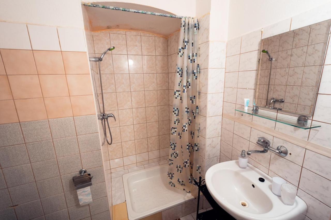 Red Point Hotell Tábor Eksteriør bilde